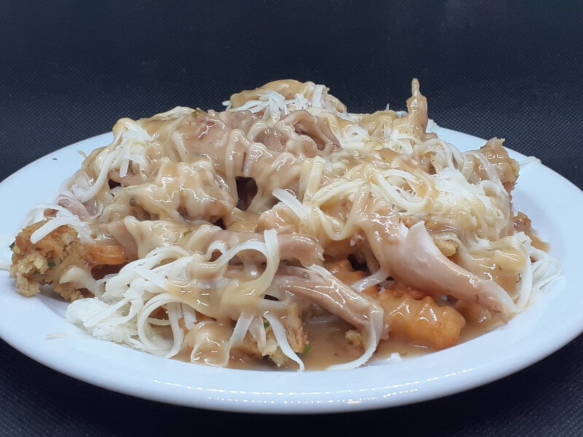 JAHZKITCHEN Newfie Poutine with JFC Gravy and Turkey Drippings
