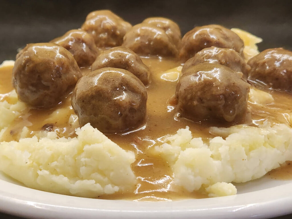 JAHZKITCHEN Gravy & Meatballs over Mashed Potatoes Closeup