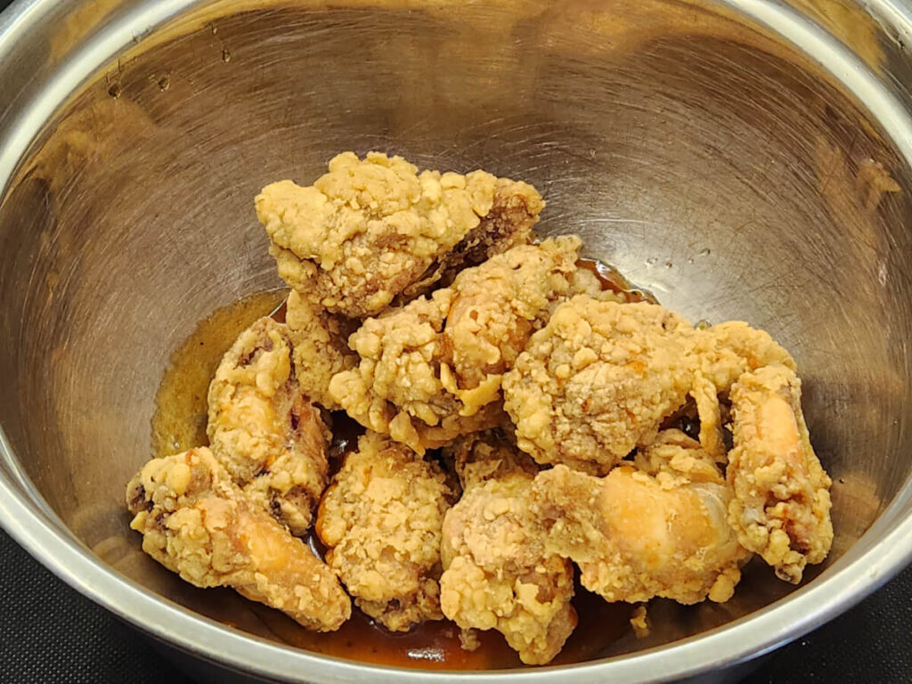 JAHZKITCHEN Tossing Breaded Wings in HP BBQ Sauce