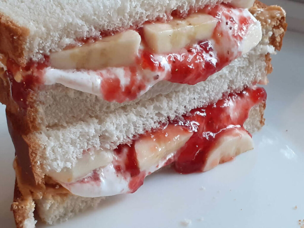 JAHZKITCHEN FluffyPBJ