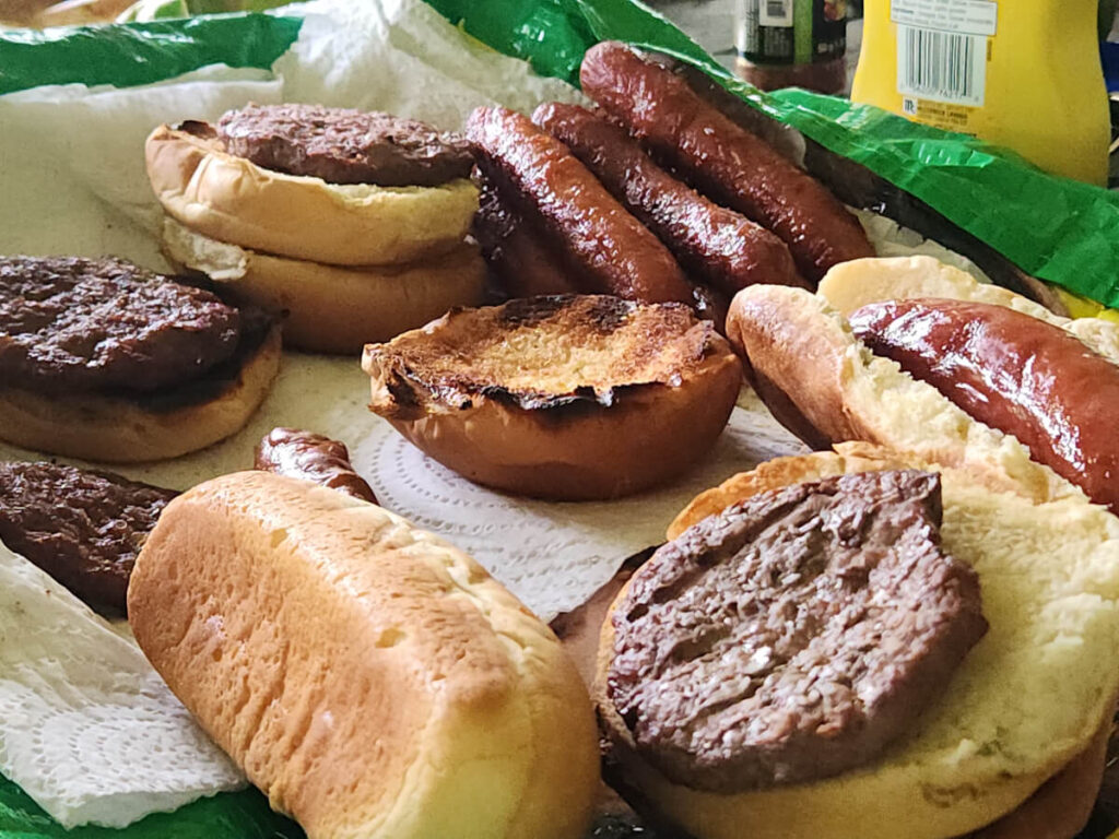 JAHZKITCHEN Charcoal Grilled Burgers, Hot Dogs and Sausages with Toasted Buns