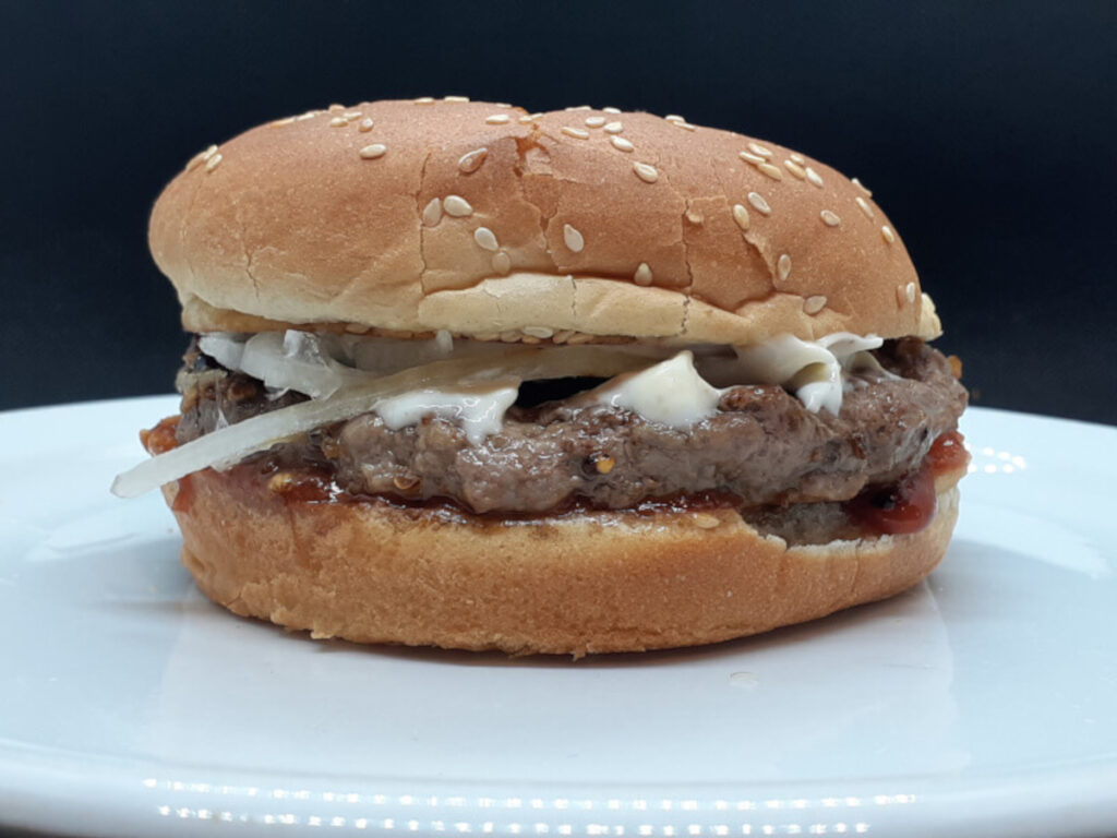 JAHZKITCHEN Saucy Steak Burger