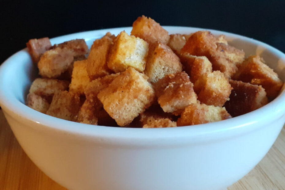 JAHZKITCHEN Homemade Garlic Croutons