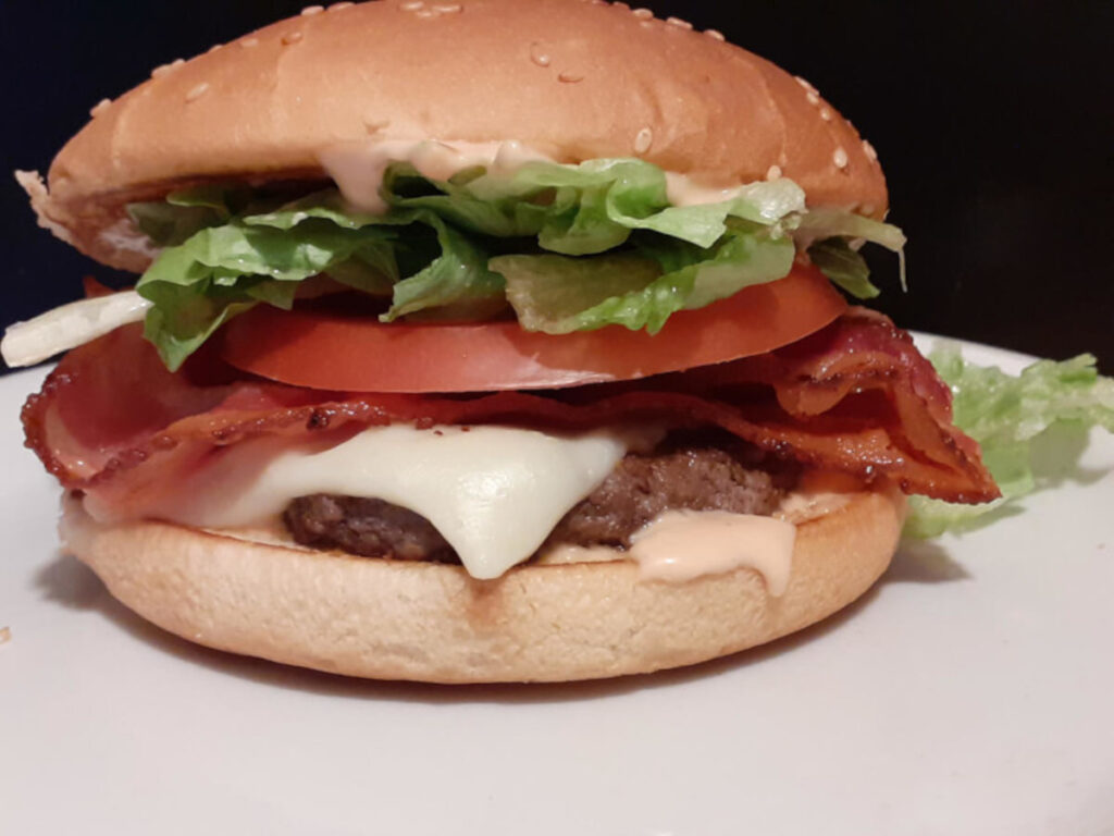 JAHZKITCHEN Mozza Burger