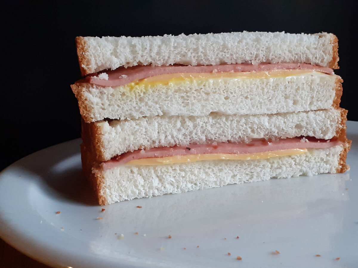 Bologna Sandwich - JAHZKITCHEN