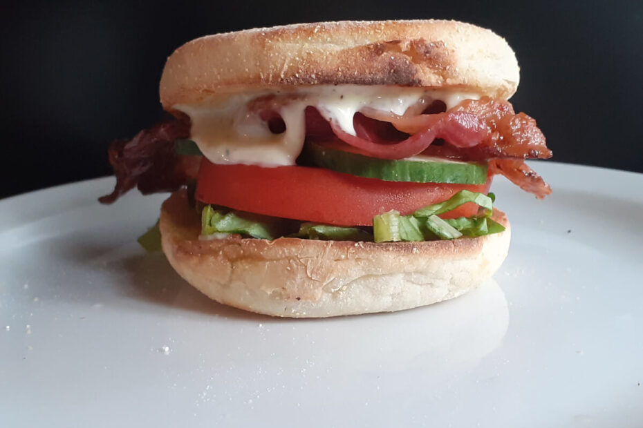 JAHZKITCHEN English Muffin BLT