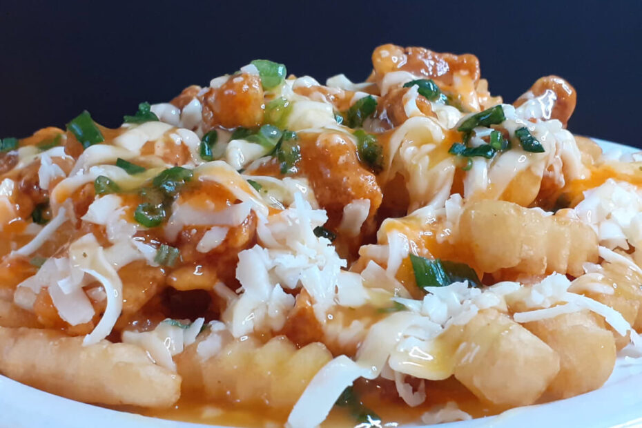 JAHZKITCHEN Franks Poutine