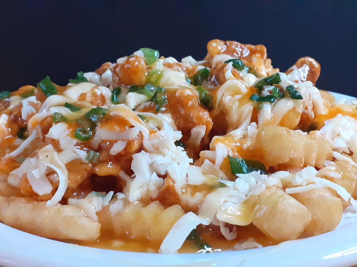 JAHZKITCHEN Franks Poutine