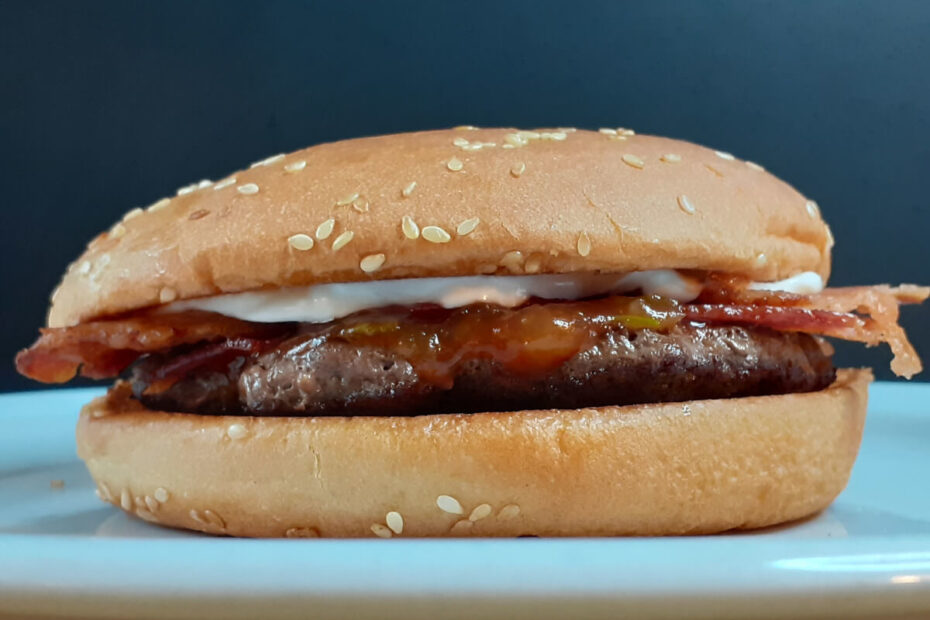 JAHZKITCHEN Red Relish Burger with Mayo