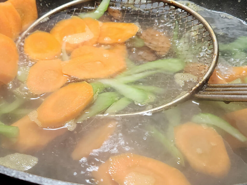 JAHZKITCHEN Boiling and scooping out Chop Suey Carrots & Celery