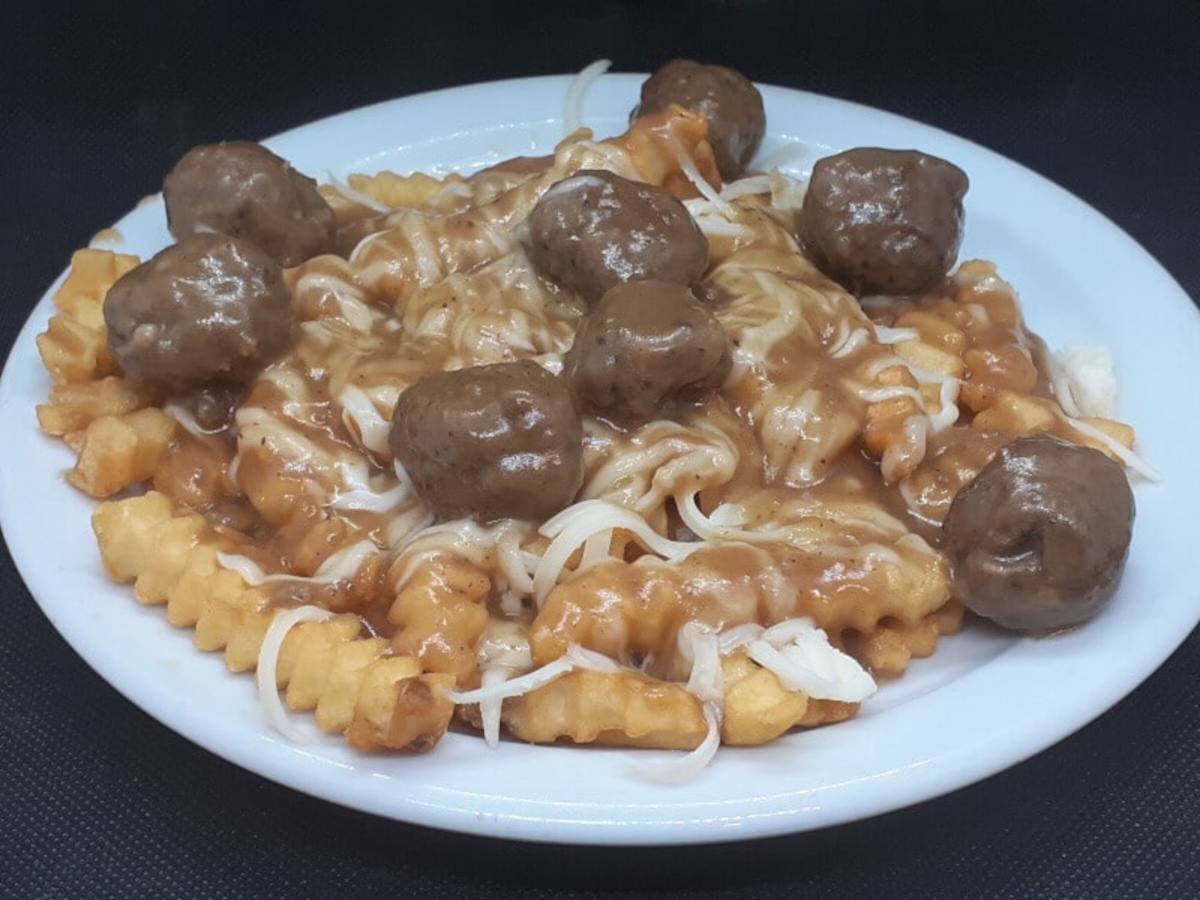JAHZKITCHEN Meatball Poutine