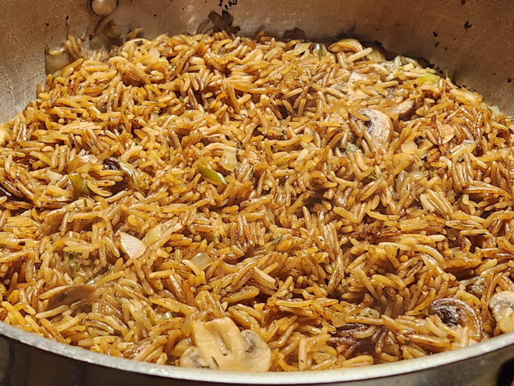 JAHZKITCHEN Fluffed Mushroom Rice after resting