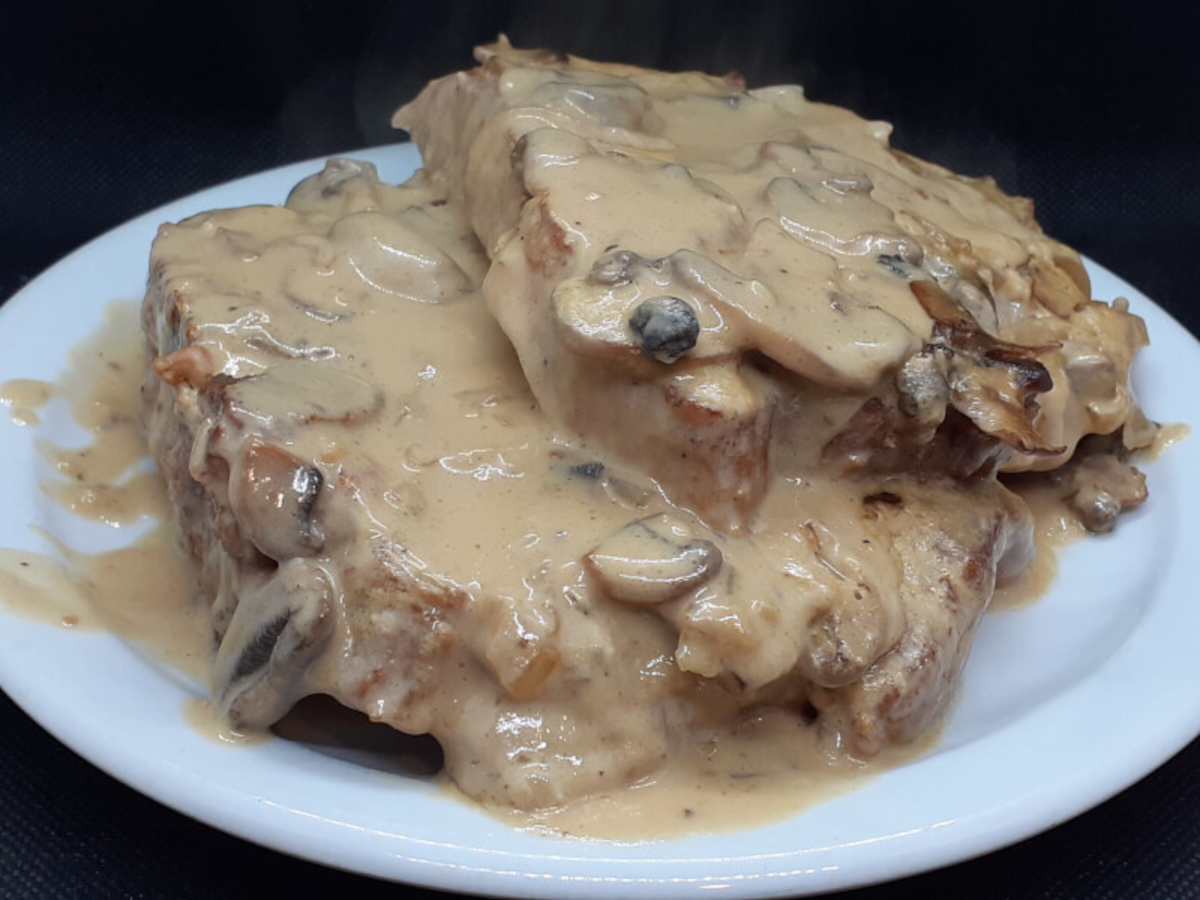 JAHZKITCHEN Cream of Mushroom Pork Chops