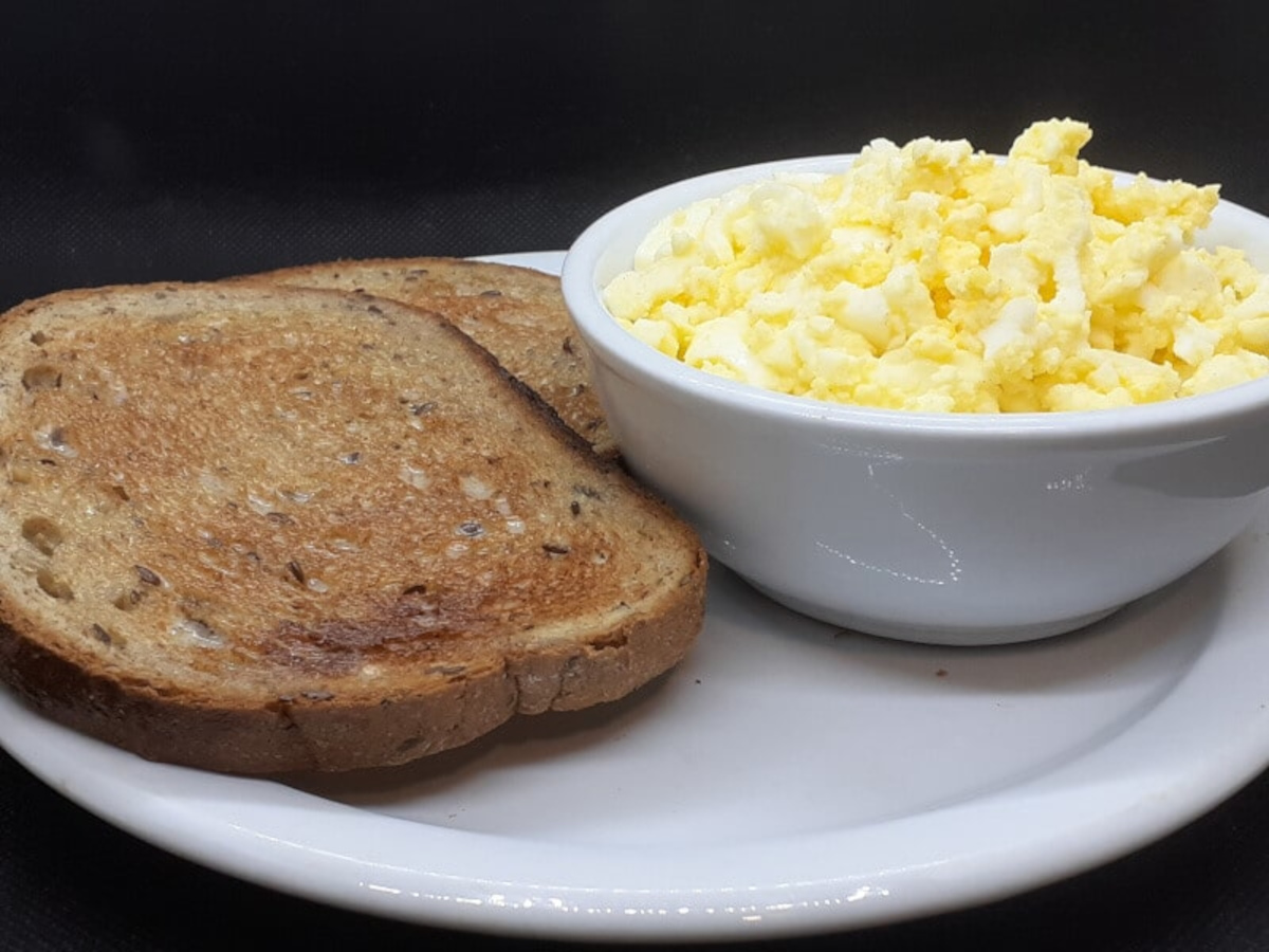 JAHZKITCHEN Mashed Hard Boiled Eggs & Toast
