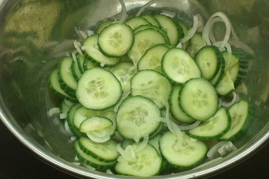 JAHZKITCHEN Old Fashioned Cucumber Salad