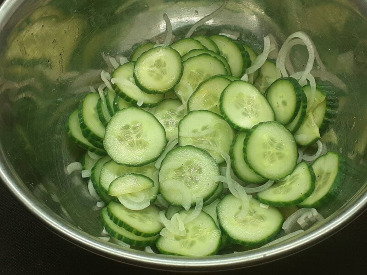 JAHZKITCHEN Old Fashioned Cucumber Salad