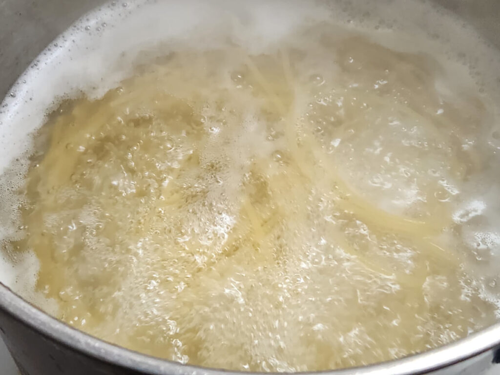 JAHZKITCHEN Boiling Pasta in Salted Water