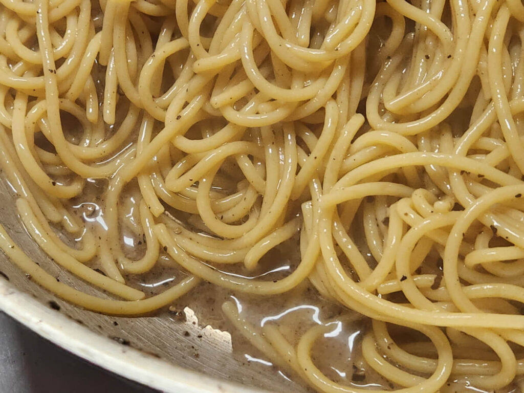 JAHZKITCHEN Creating the Thickened Sauce