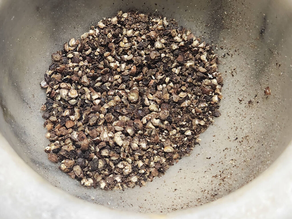 JAHZKITCHEN Crushed Black Peppercorn