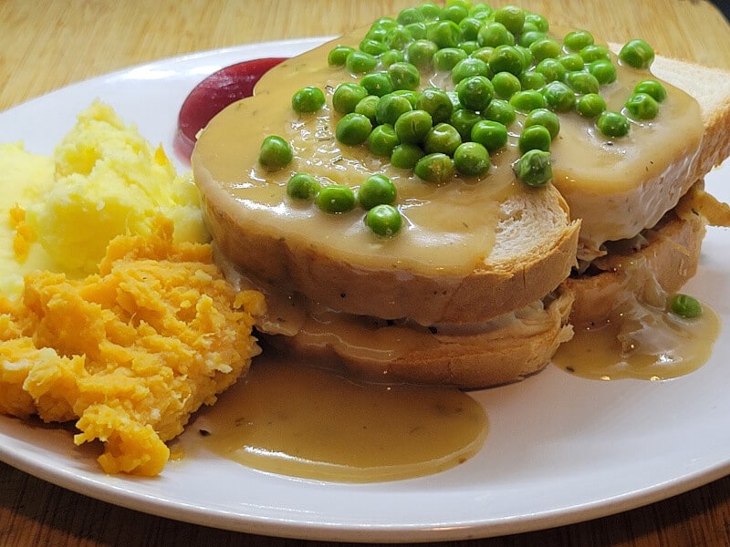 Hot Turkey Sandwich with Green Peas