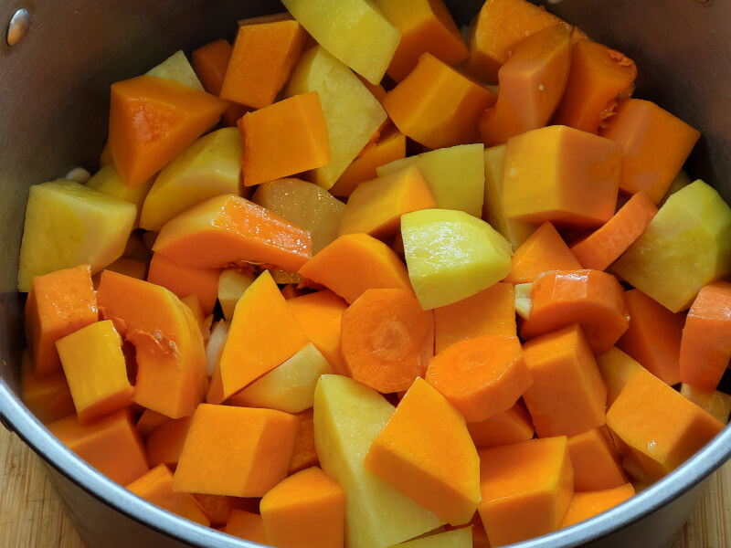 Cooking the Squash Soup Vegetables in Fat