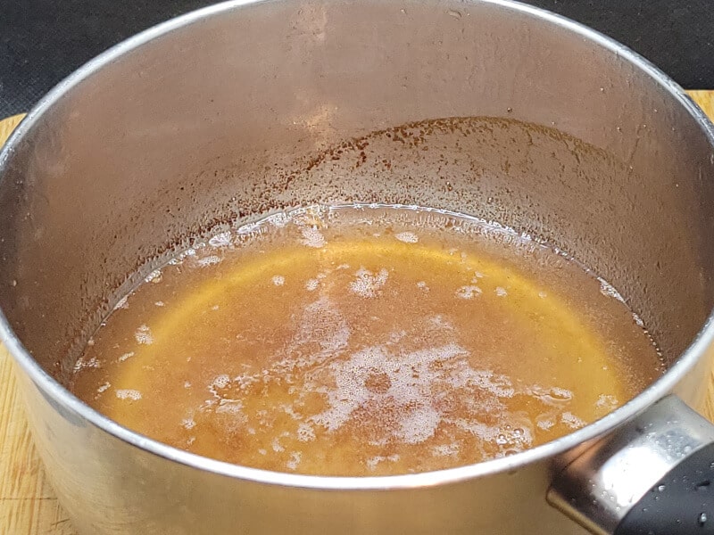 Heating the Pork Fat Skimmed from the Refrigerated Pork Broth