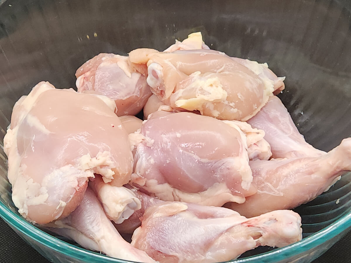 3 lbs skinless bonein Chicken thighs and legs
