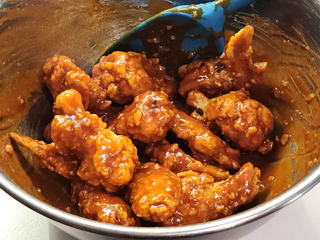 JAHZKITCHEN Tossing Breaded Wings in Korean Gochujang Sauce