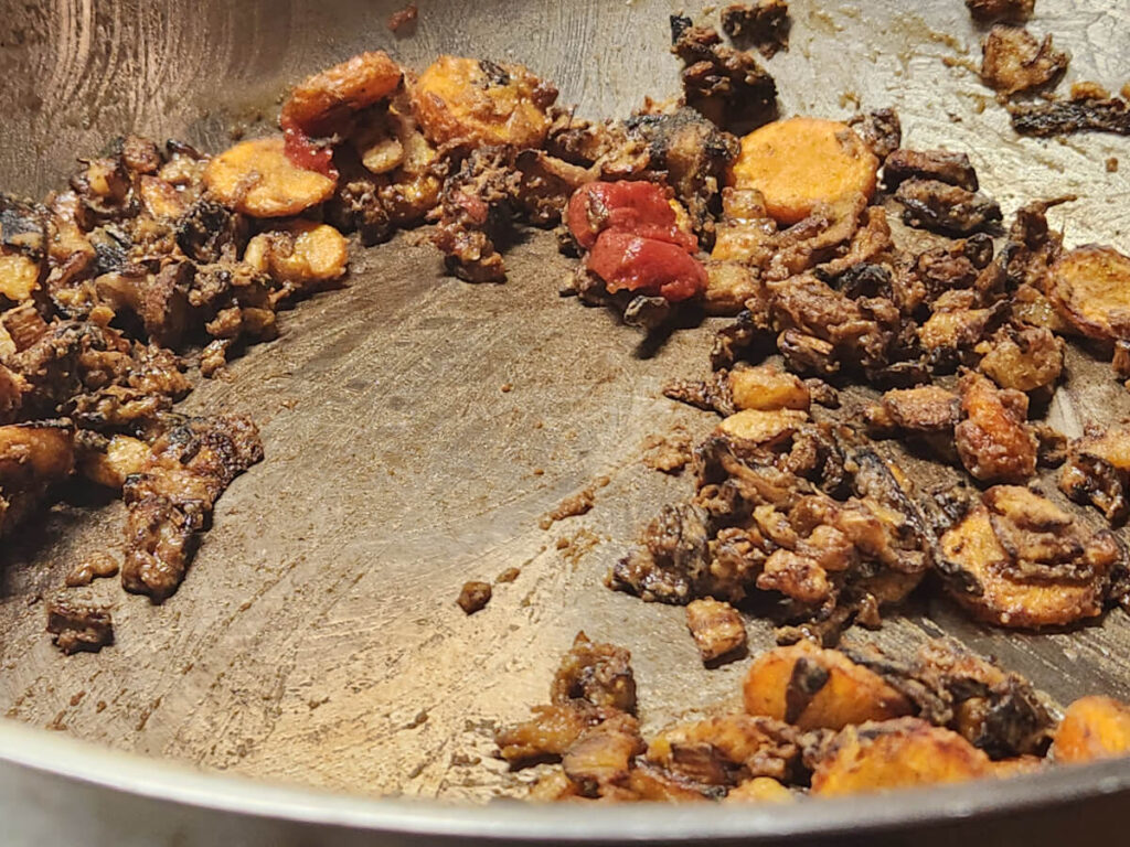 JAHZKITCHEN Brune Sauce adding Tomato Paste