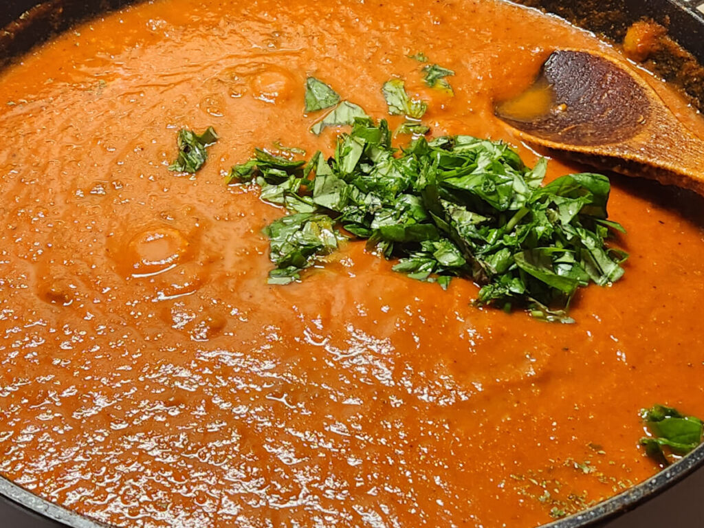 JAHZKITCHEN Adding Basil to reduced Roasted Tomato Pasta Meat Sauce