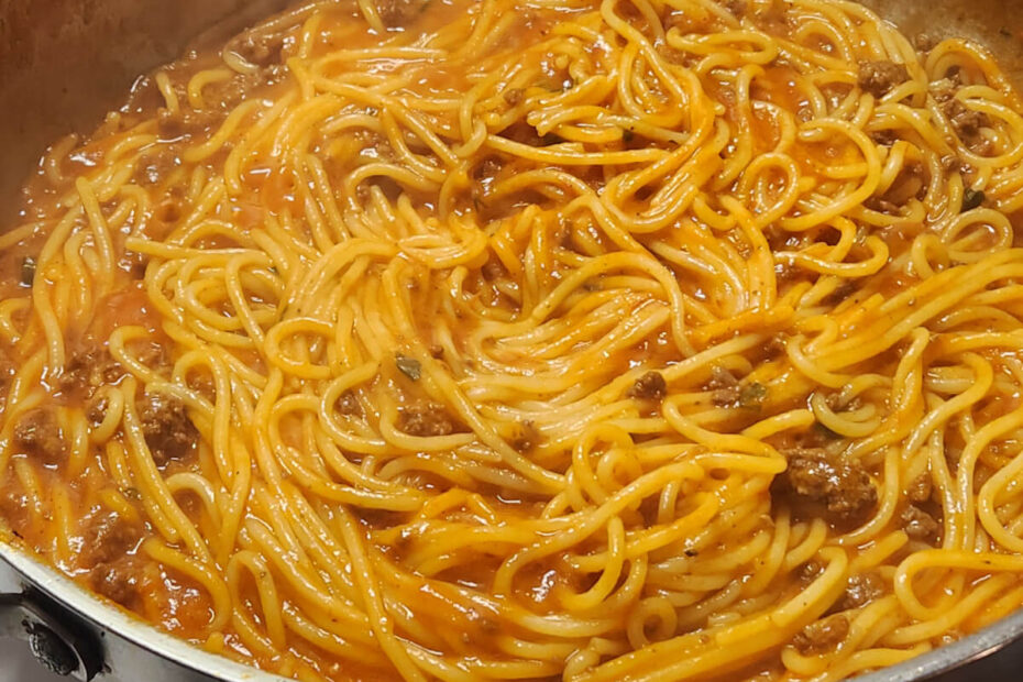 JAHZKITCHEN Pan Spaghetti with Roasted Tomato Meat Sauce