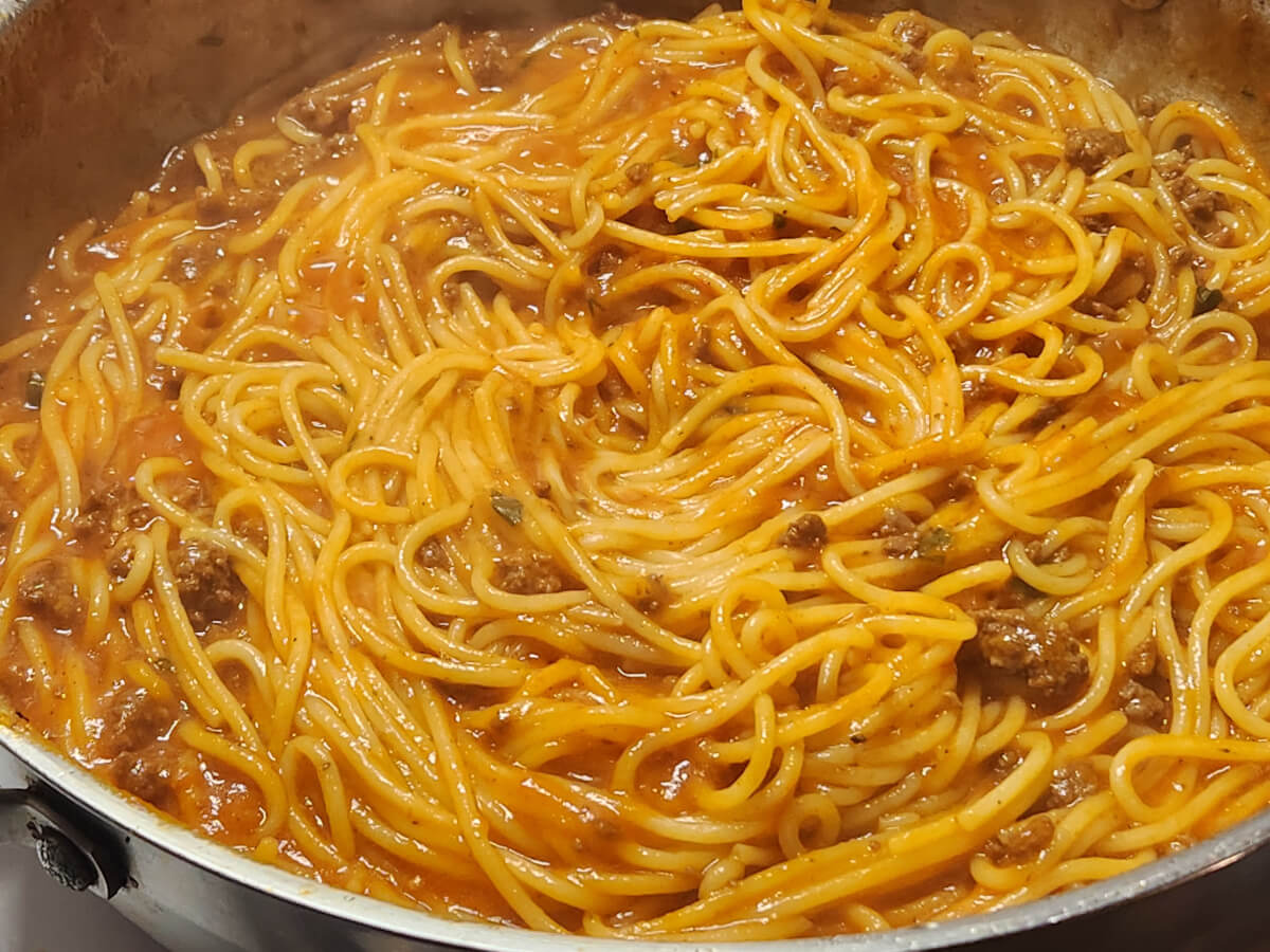 JAHZKITCHEN Pan Spaghetti with Roasted Tomato Meat Sauce