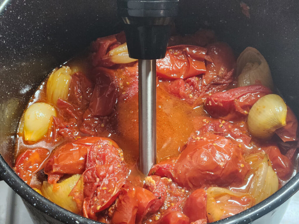 JAHZKITCHEN Pureeing Roasted Tomatoes