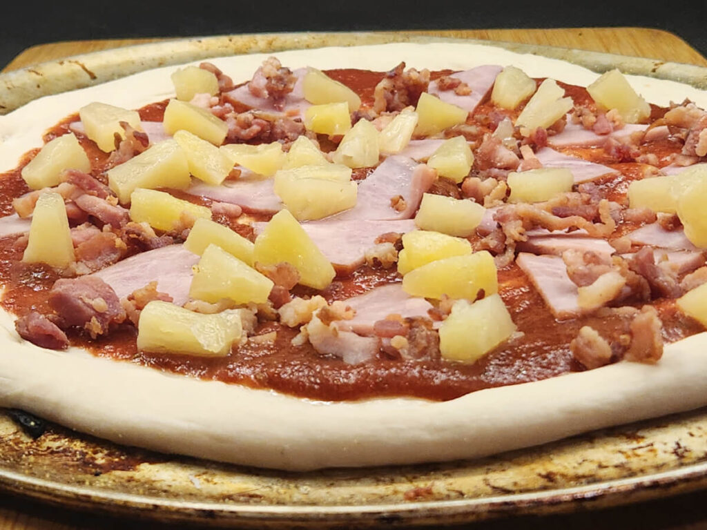JAHZKITCHEN Canadian Hawaiian Pizza Assembly