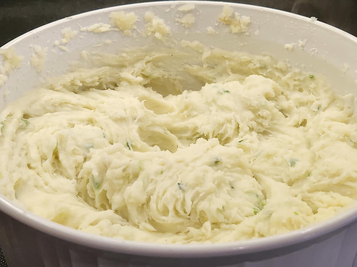 JAHZKITCHEN Closeup Garlic and Onion Mashed Potatoes