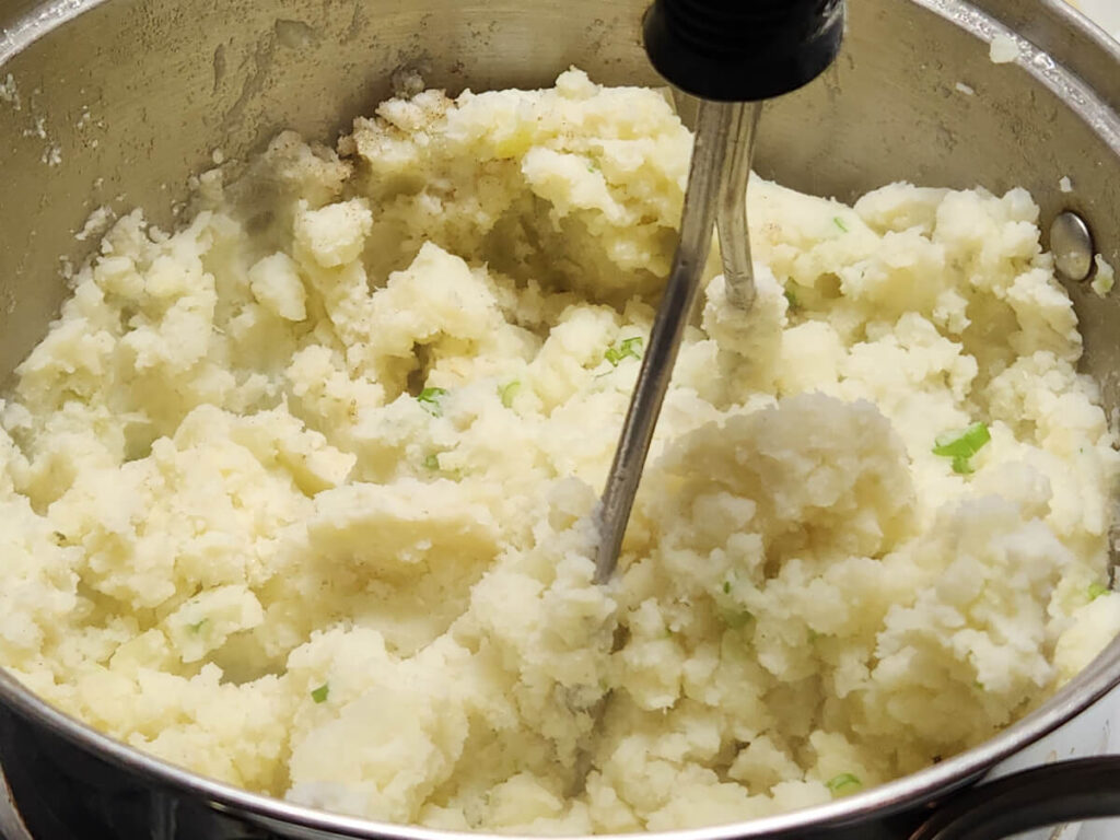 JAHZKITCHEN Mashed Potatoes with a Masher