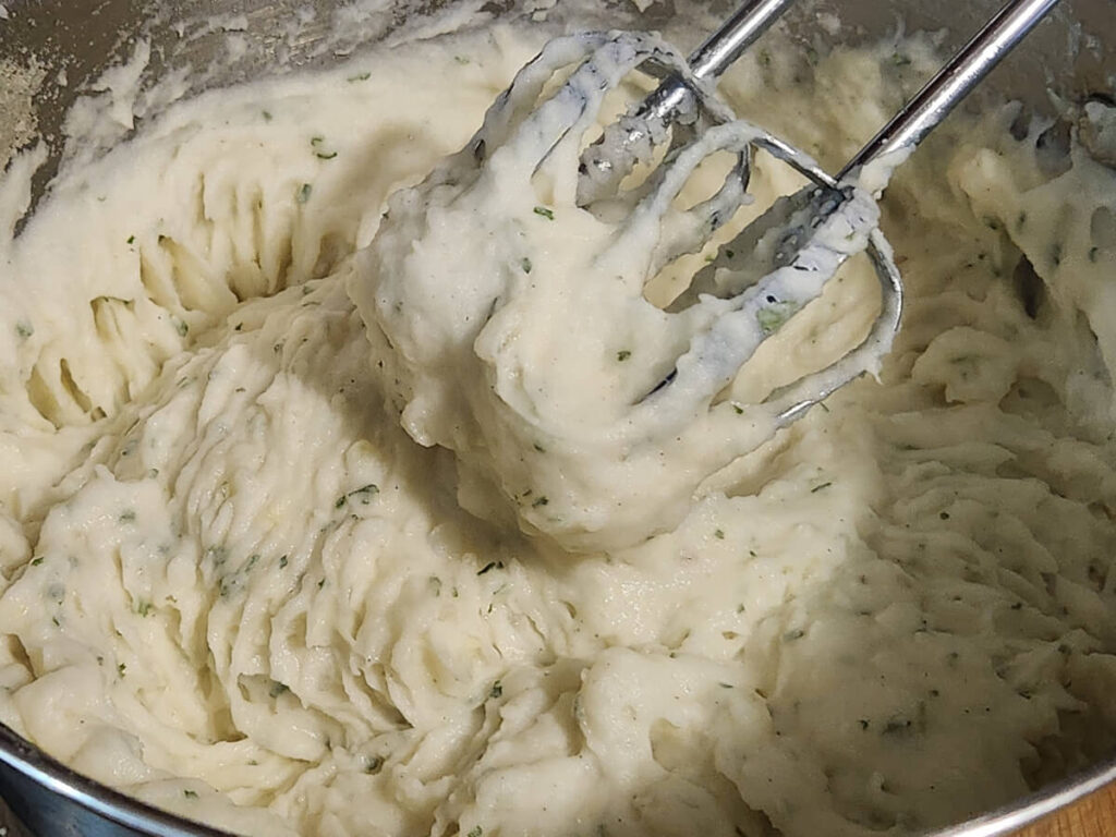 JAHZKITCHEN Whipping Garlic & Onion Mashed Potatoes