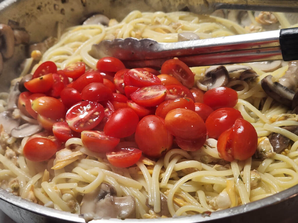 JAHZKITCHEN Adding Grape Tomatoes