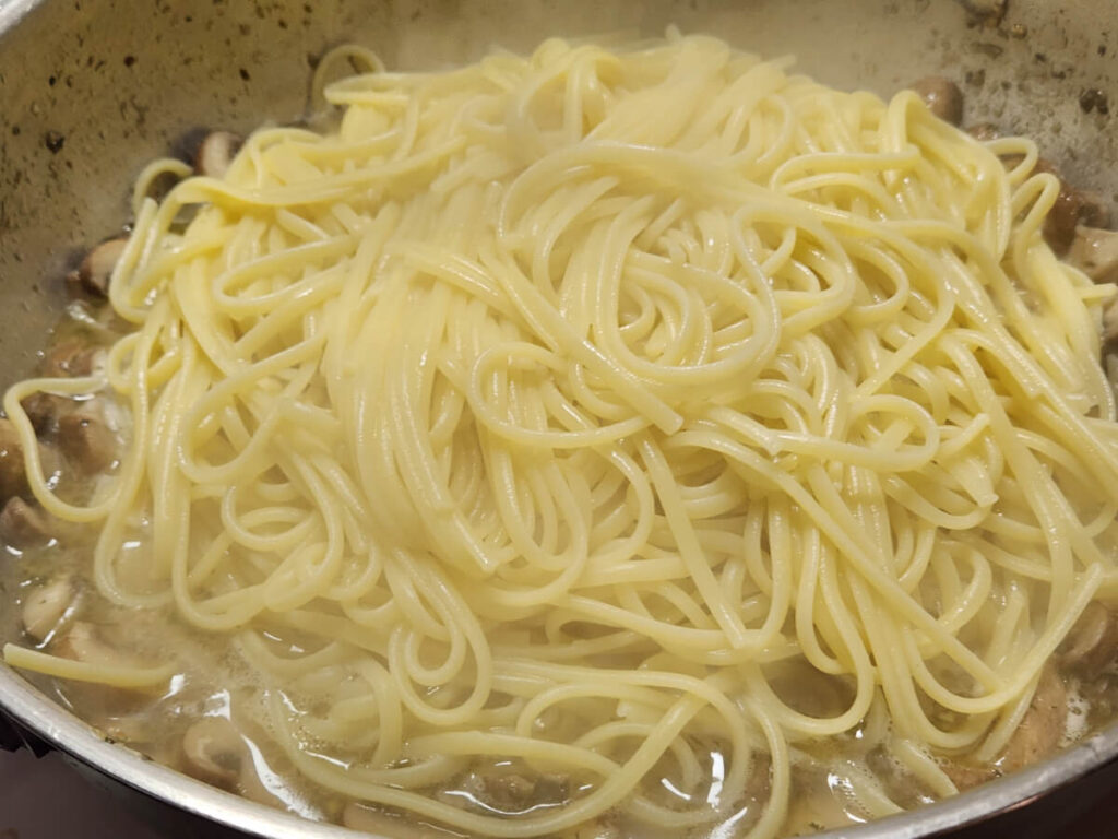 JAHZKITCHEN Adding Linguine