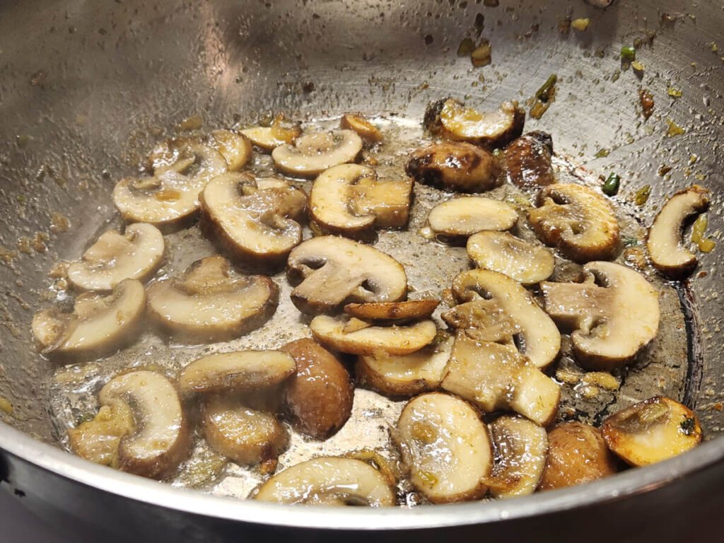 JAHZKITCHEN Mushrooms in Garlic Butter
