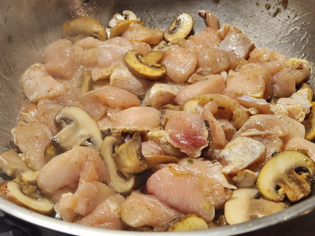 JAHZKITCHEN Mushrooms in Garlic Butter with Chicken