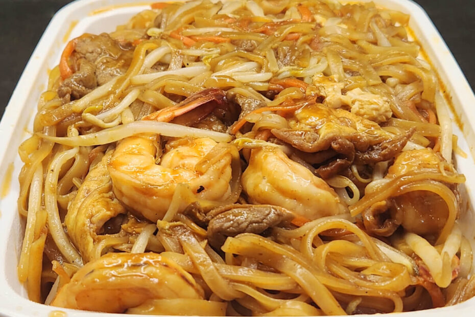 JAHZKITCHEN Thai Bistro Shrimp Pad Thai with added Beef