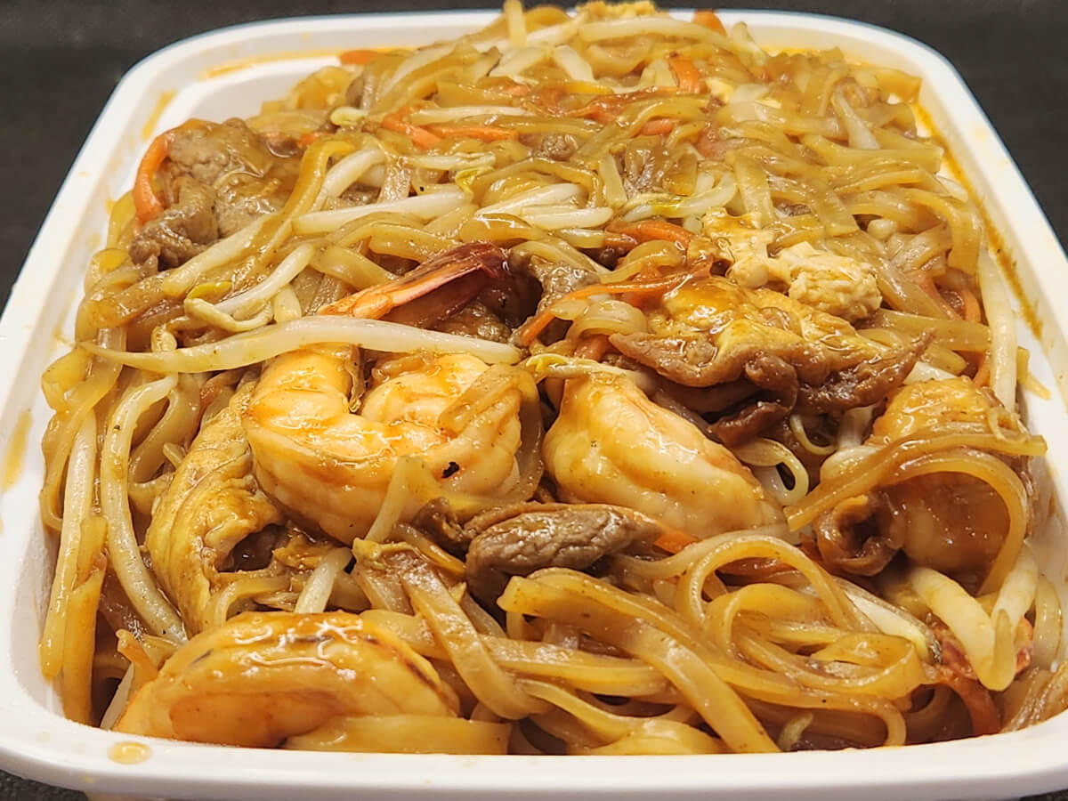JAHZKITCHEN Thai Bistro Shrimp Pad Thai with added Beef