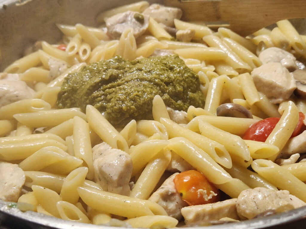 JAHZKITCHEN Twisty Sauce Pasta adding Pesto