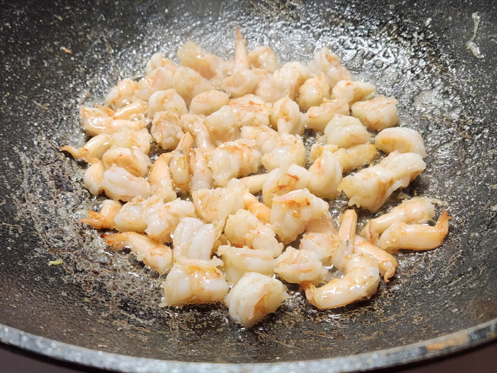 JAHZKITCHEN Wok Frying Chopped Shrimp