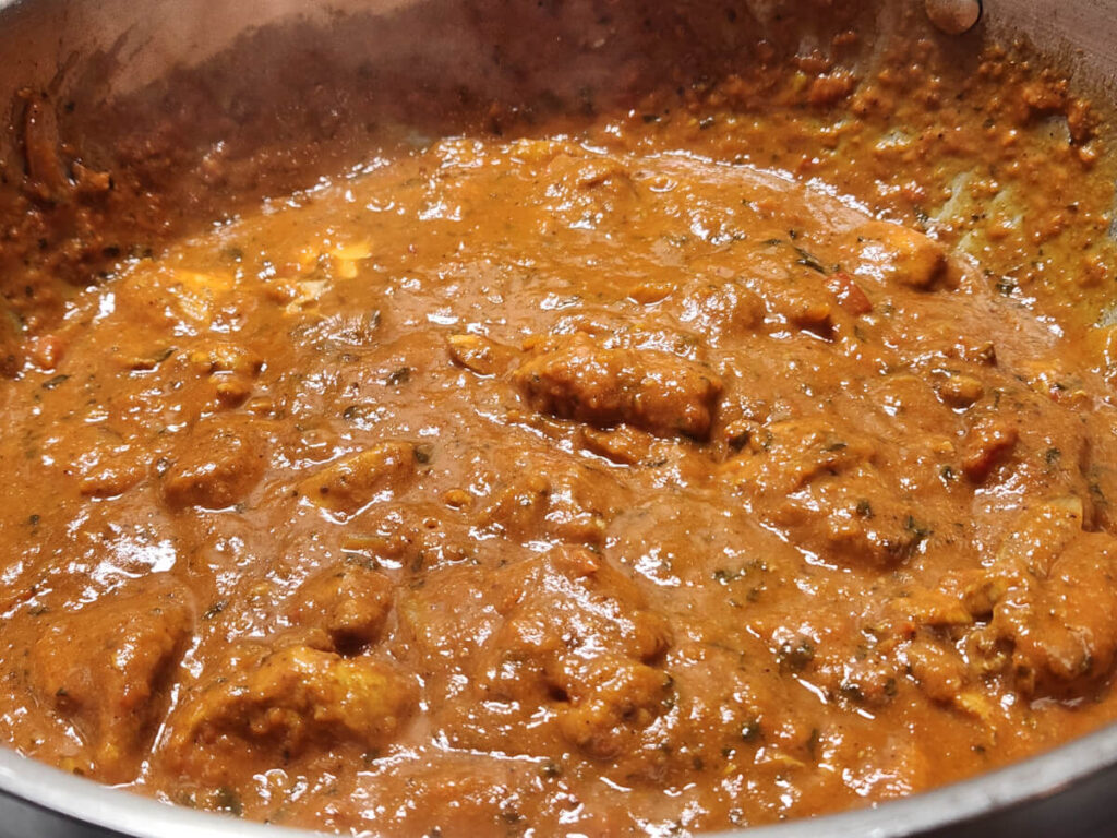 JAHZKITCHEN Heating 2 Cups of Butter Chicken Sauce