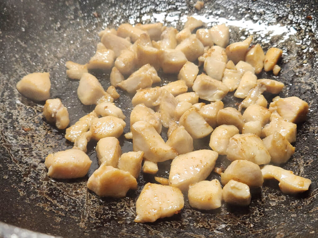 JAHZKITCHEN Stir Frying Chicken for Fried Rice