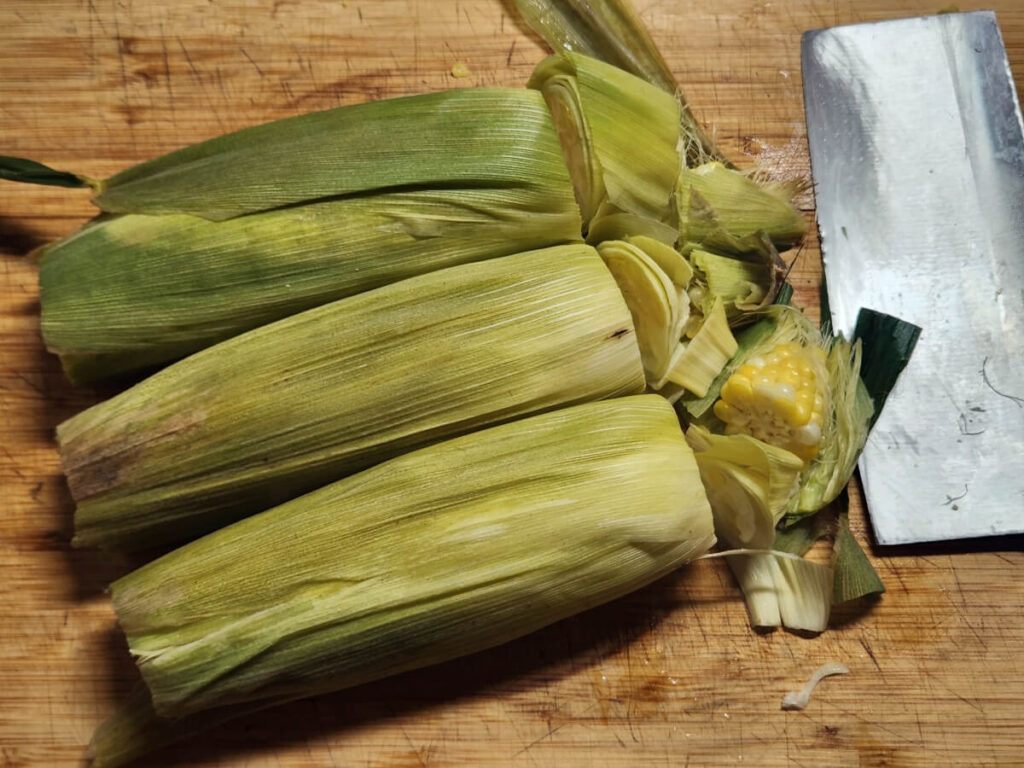 JAHZKITCHEN Chopping Steamed Corn Ends off