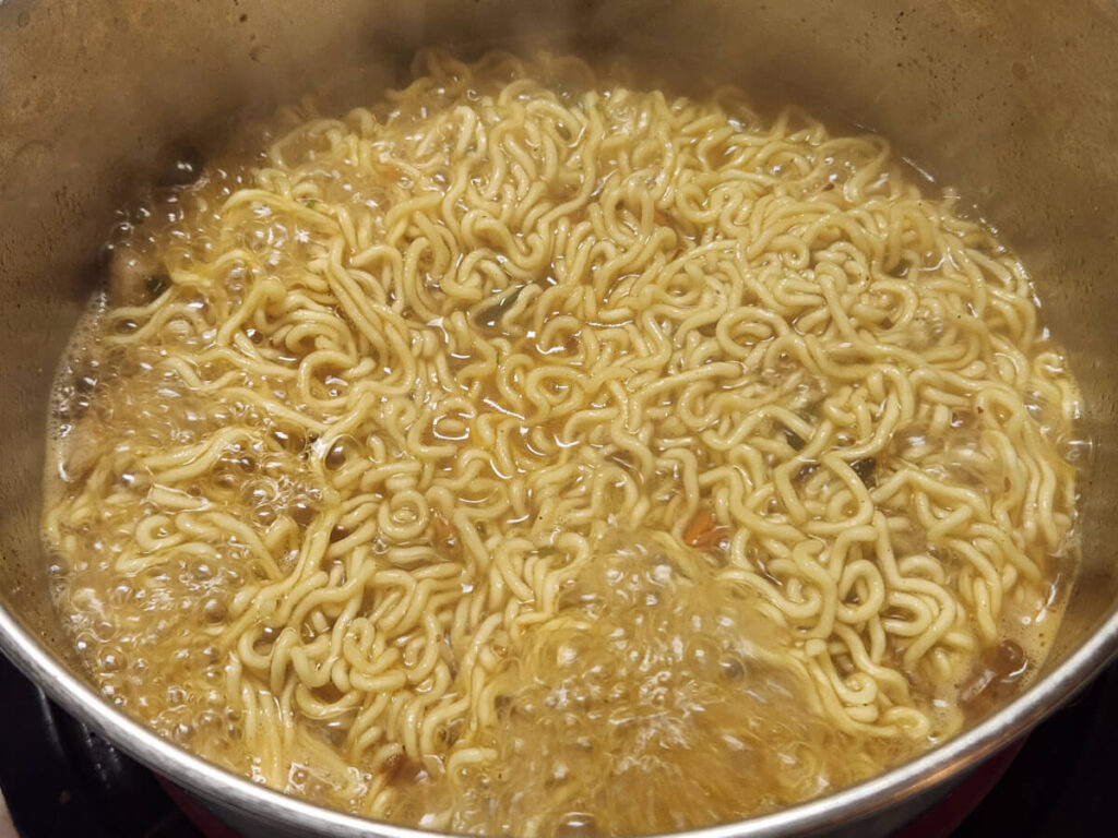 JAHZKITCHEN Cooking Kang Shi Fu Beef Ramen