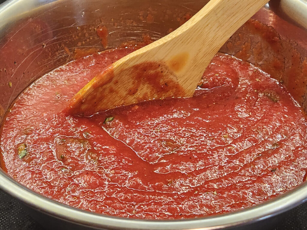 JAHZKITCHEN Passata Pizza Sauce with extra Basil and Oregano